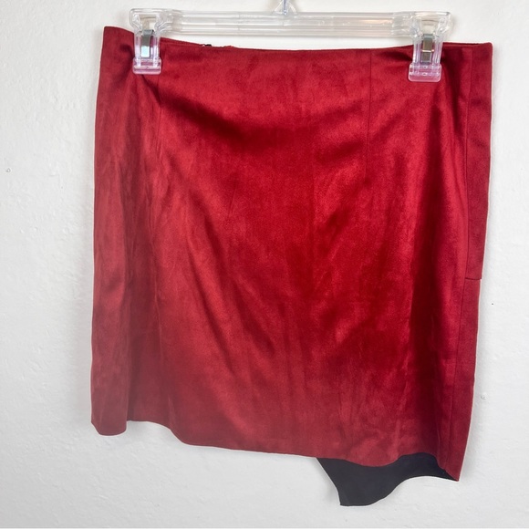 Hem & Thread mini-skirt in burnt red soft microfiber suede-Medium-NWT - Picture 4 of 10